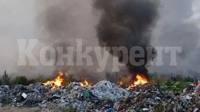 Скитник запали отпадъци до гробище и пострада