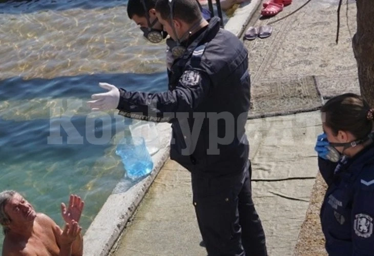 Полиция с 300 зора разгони скупчване на голи варненци, нарушаващи карантината