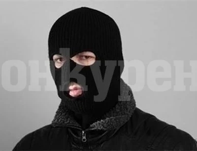 Маскиран нападна и ограби млада жена