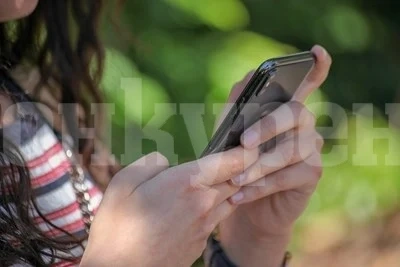 Гърците трябва да пускат есемес, за да излязат от къщи