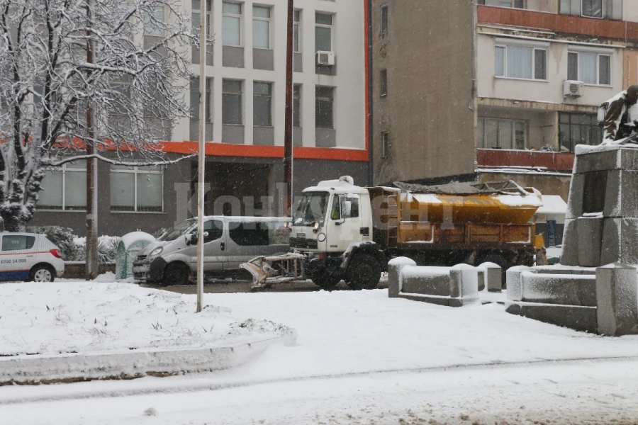 Общинската пътна мрежа е проходима при зимни условия СНИМКИ