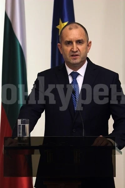 Румен Радев отказа да отвори телефоните на \