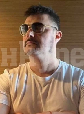 Бареков засука мустак като на Милко