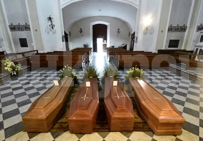 Свещениците в Италия плащат тежка цена в борбата с COVID-19