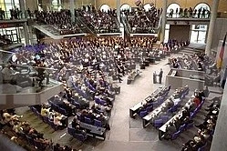 Бундестагът одобри изключителни мерки в подкрепа на икономиката