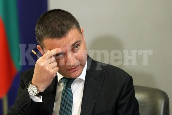Министър Горанов каза как държавата ще помогне на българите