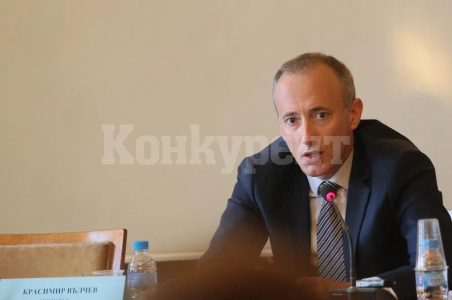 Вълчев: Удължаването на учебната година не е неизбежно, зависи колко ще продължат мерките