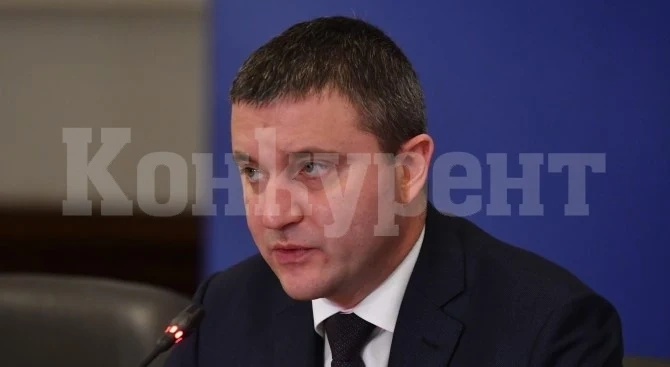 Пенсиите ще се вдигнат от 1 юли, въпреки кризата, увери Горанов