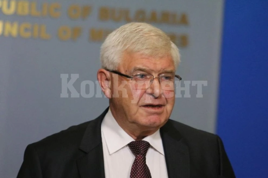 Ананиев отмени заповедта за задължителните маски