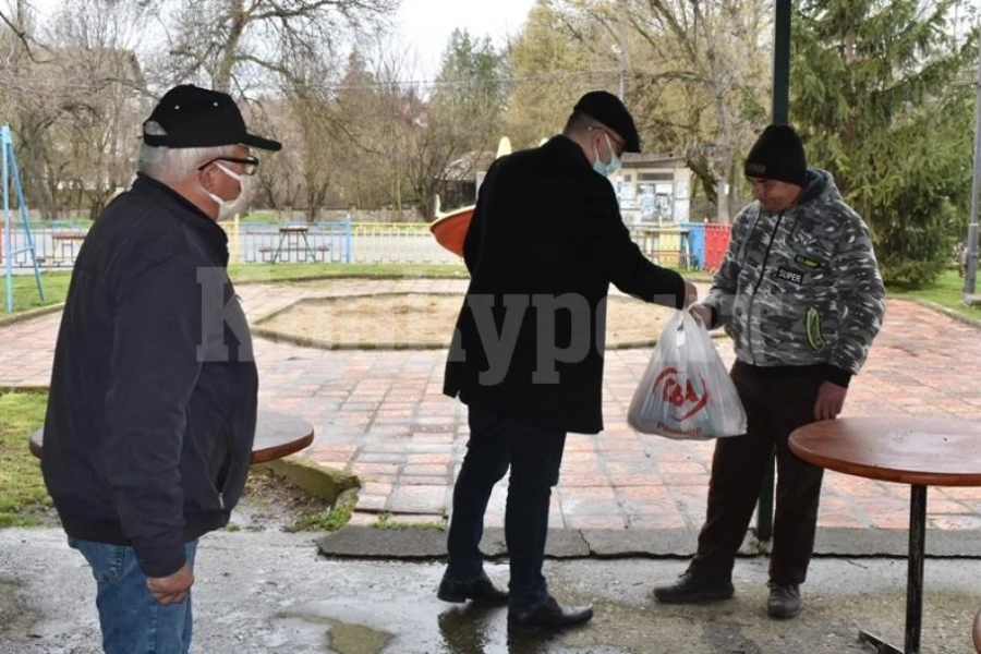 Общински шеф спаси живота на отчаян мъж