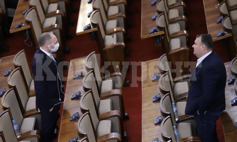 Вариант: Парламентът се мести в НДК, за да са депутатите на голямо отстояние