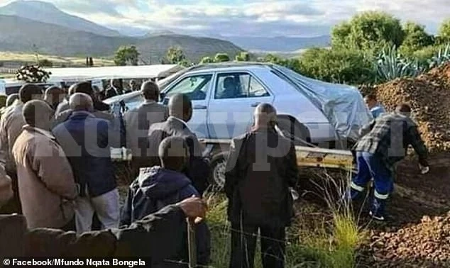 Погребаха политик от РЮА в любимия му \