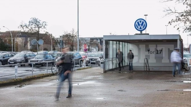 Автомобилостроителите в Германия обсъждат с Ангела Меркел план за рестарт на икономиката