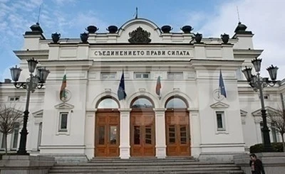 Народното събрание заседава извънредно днес