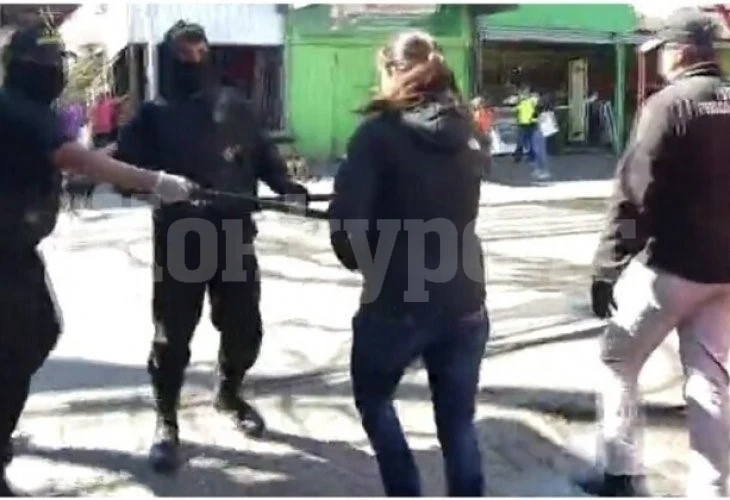 Устроиха лов на жена, заразена с коронавирус ВИДЕО