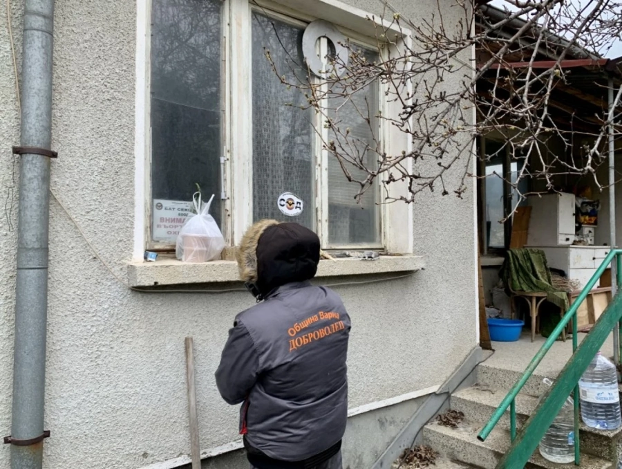 РЗИ-Монтана набира студенти и пенсионирани медици за доброволци