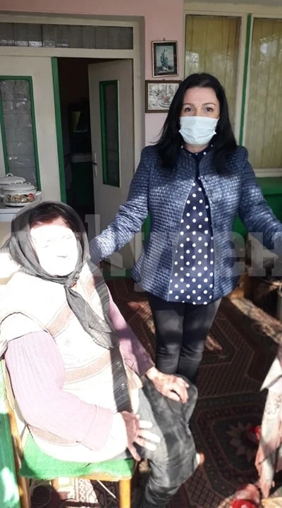 Инж. Десислава Тодорова се включи в раздаването на хранителни продукти на нуждаещите се