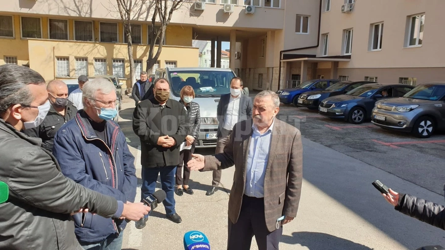 Проф. Кантарджиев пристигна във Враца СНИМКИ