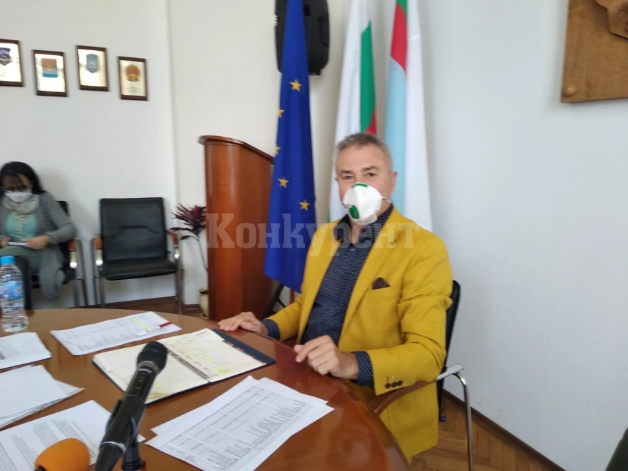 Кметът Живков: Стойте у дома на Великден