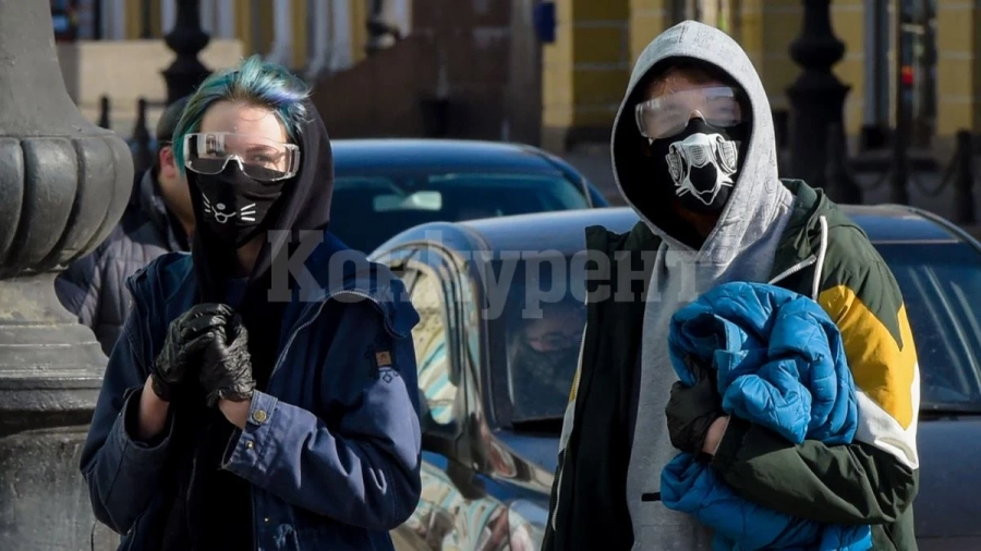Удариха със солени глоби две жени, излезли на разходка без задължителните маски