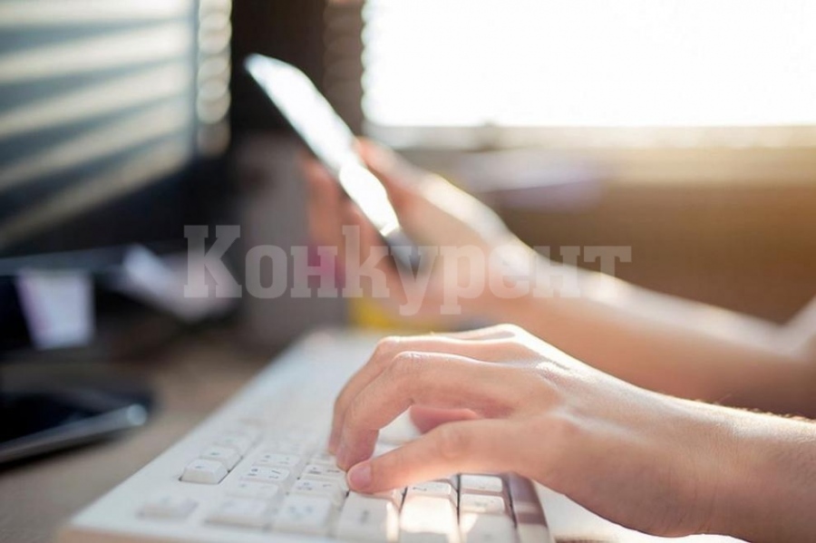 Работещите в социалната сфера ще получат по 610 лв. към заплатата си за ...