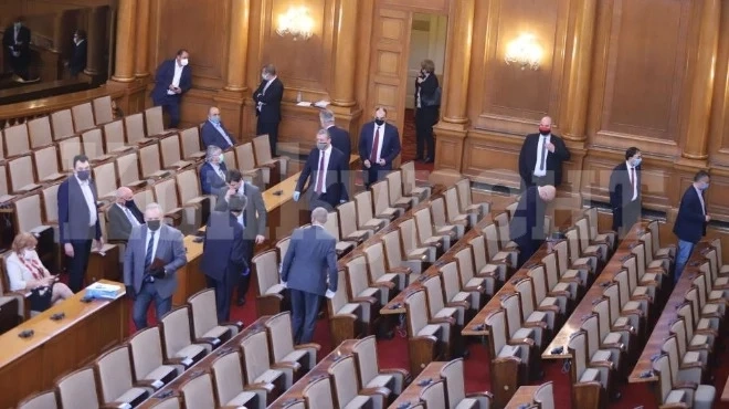 Депутатите не върнаха петъчния парламентарен контрол