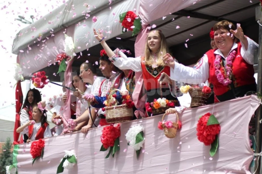 Празниците на розата в Казанлък, Карлово и Павел баня се отменят