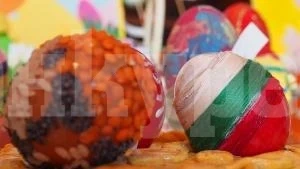 Бачковският манастир с опит за рекорд по боядисване на яйца