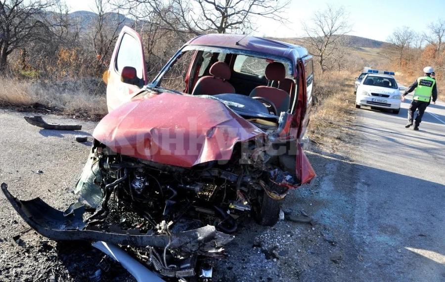 Открадната от Враца кола е намерена потрошена край Вършец