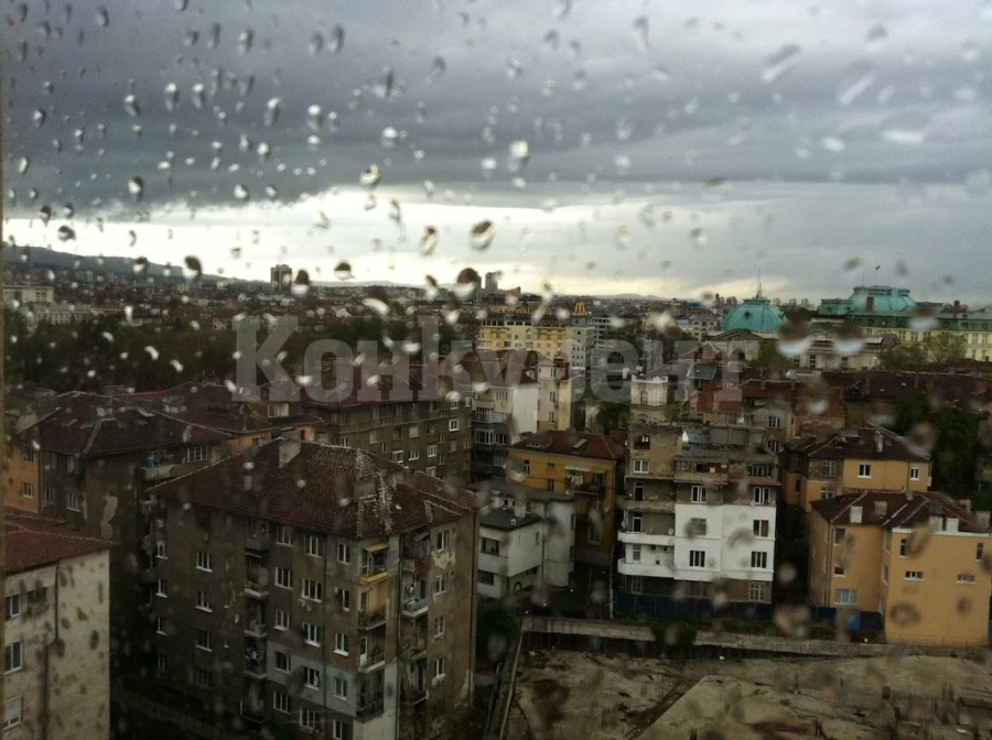 Облачно, хладно и дъждовно ще е времето днес