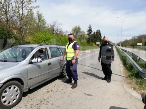 Удариха със солени актове трима, неспазили мерките срешу COVID-19
