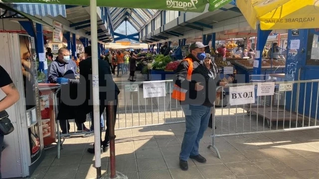 В Берковица отварят пазара, редят сергиите на 2 метра