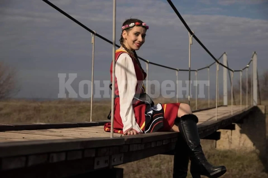 Наше момиче моли за подкрепа в конкурс СНИМКИ