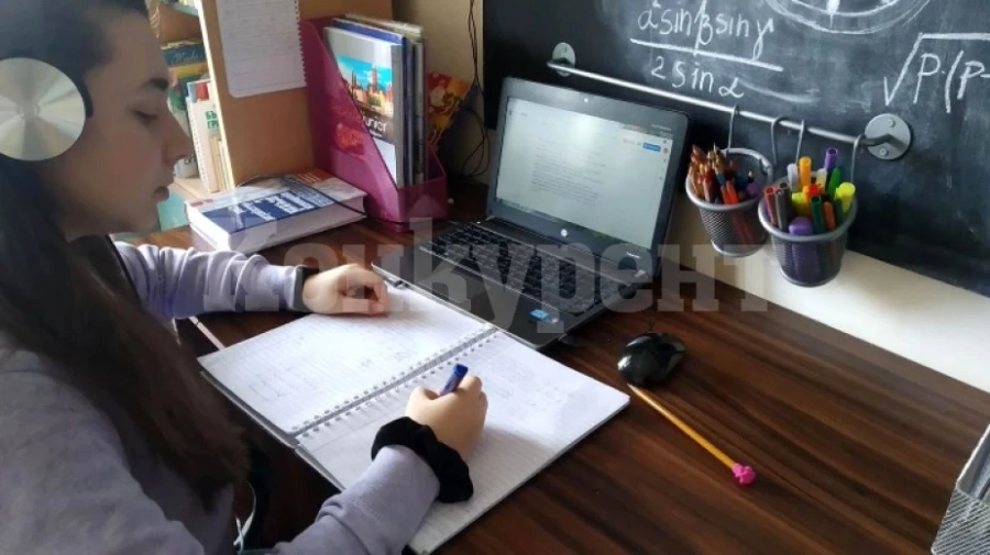Ученици писаха за дистанционното обучение
