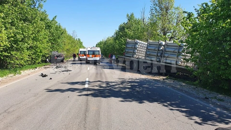 Тежка катастрофа затвори пътя между Лом и Расово
