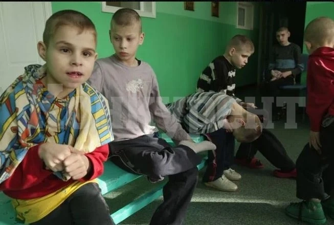 Взрив от Covid-19 в претъпкано сиропиталище