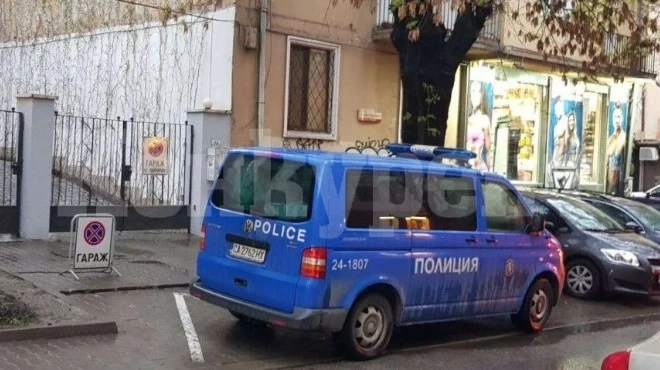 Издирват сръчен крадец в Гъмзово