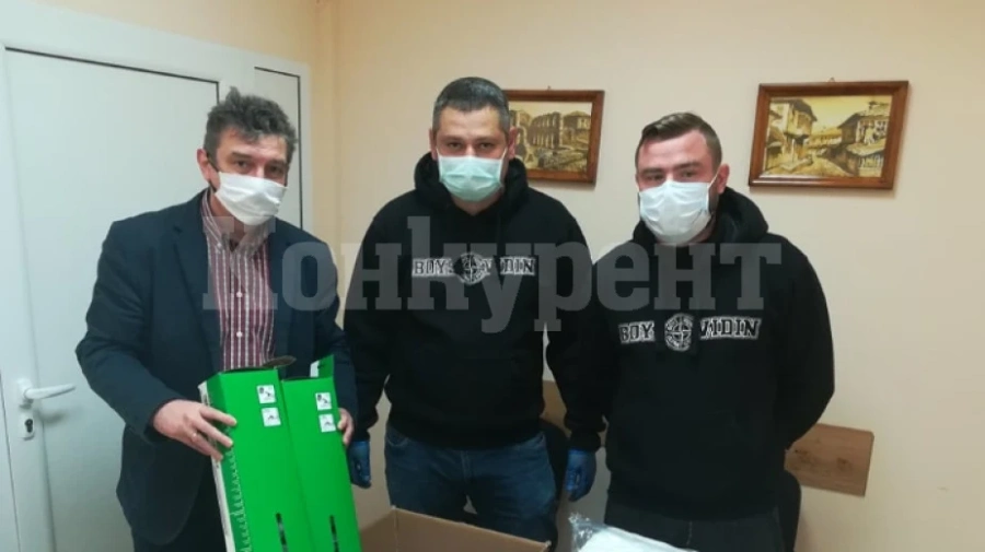 Футболни фенове дариха предпазни средства на видинската болница
