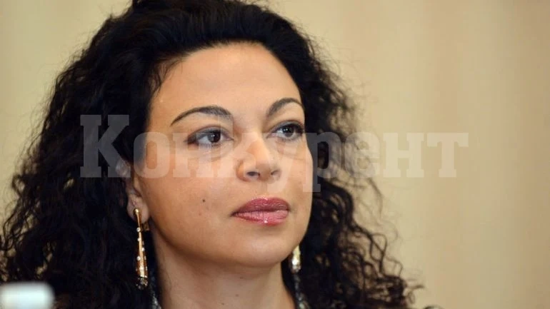 Банева прави чистка сред персонала си