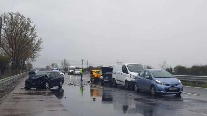 Нови два смъртни случая на пътя за Деня на труда