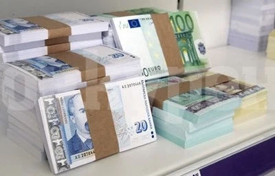 Депутати вземат около 1500 лева на месец, въпреки че гласуваха да дарят заплати
