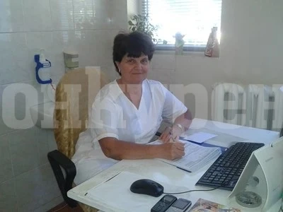 Пенсионирана лекарка се върна на първа линия, след като шефът на инфекциозното в Лом се зарази с COVID-19