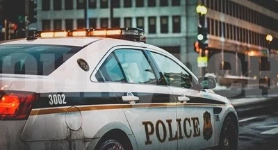Германски полицаи на съд за предполагаемо изнасилване на жена в дома й