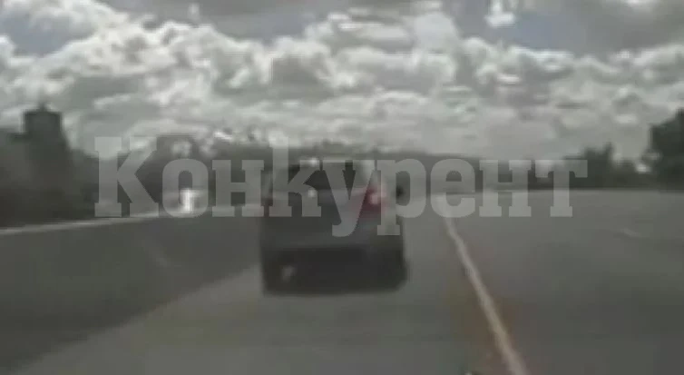 5-г. момче открадна кола от родителите си и покара из града ВИДЕО
