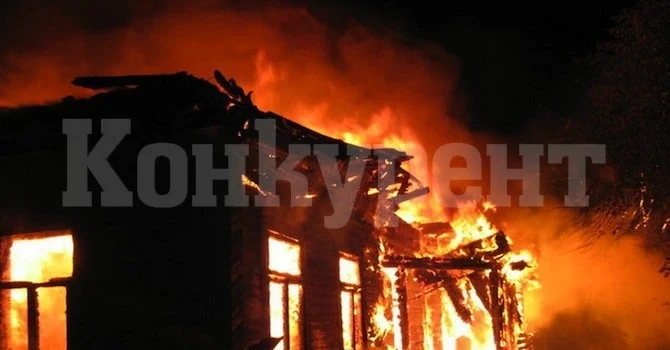 Пожар вилня в цех за дърва, пострадали няма