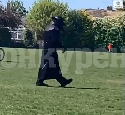 Лечител на чумата плаши британски деца