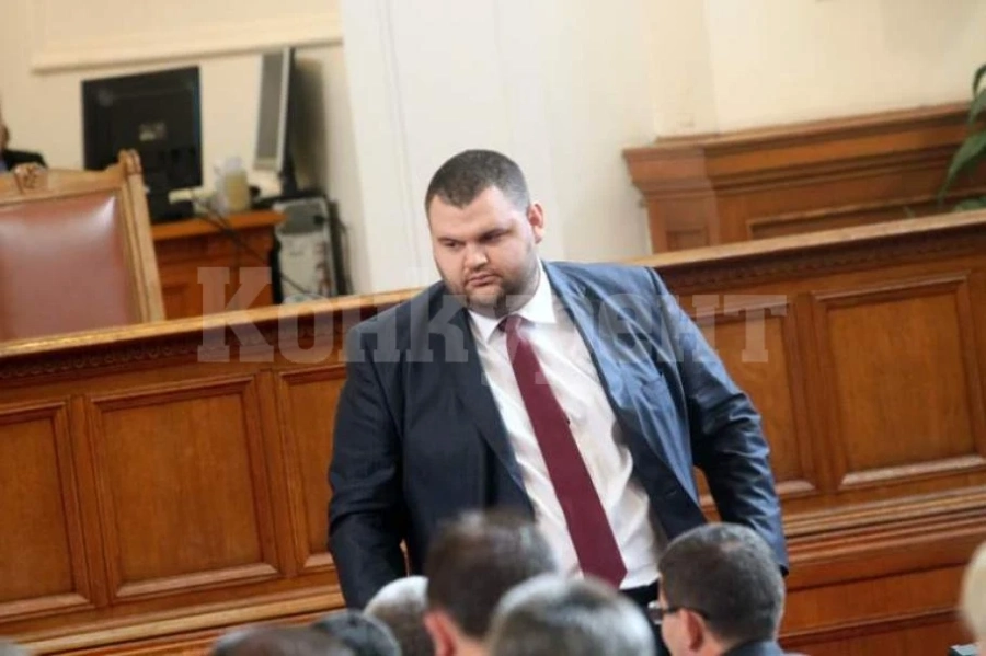 Жителите на Црънча излязоха с декларация, благодарят на Пеевски за дарението
