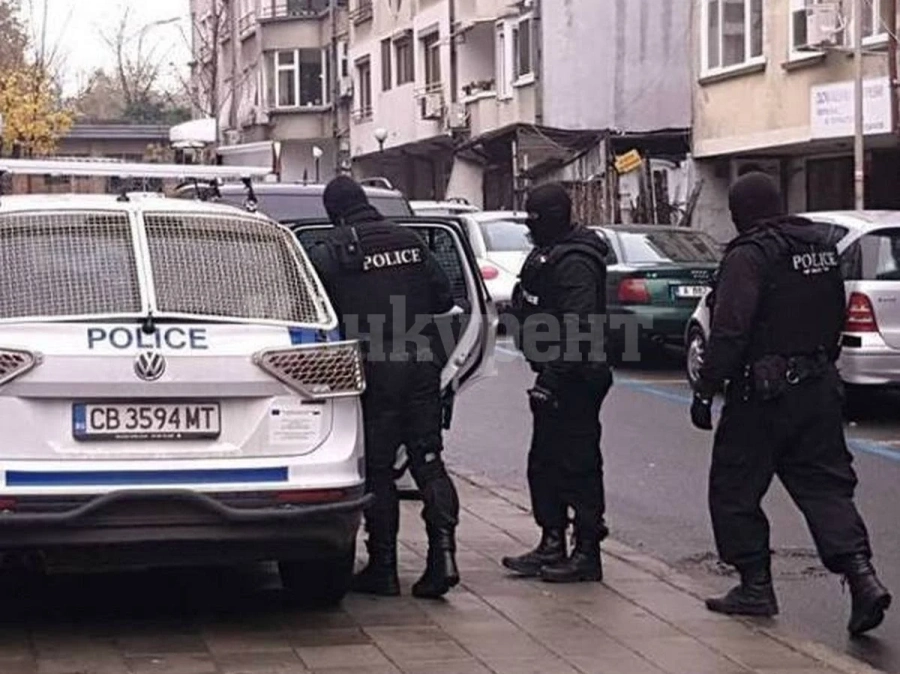Натопиха дилър на дрога в Лом, криел стоката си в кутия от чипс