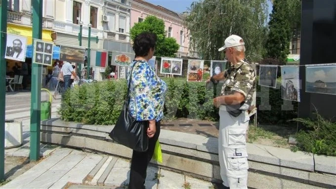 Фотоизложба проследява извънредното положение