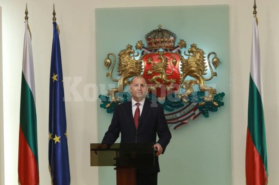 Радев сезира Конституционния съд за разпоредби от Закона за здравето